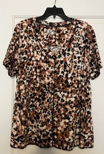 Women’s Tops (4) Westbound 1X Plus Knit Floral Print Short Sleeve VNeck tops - 4