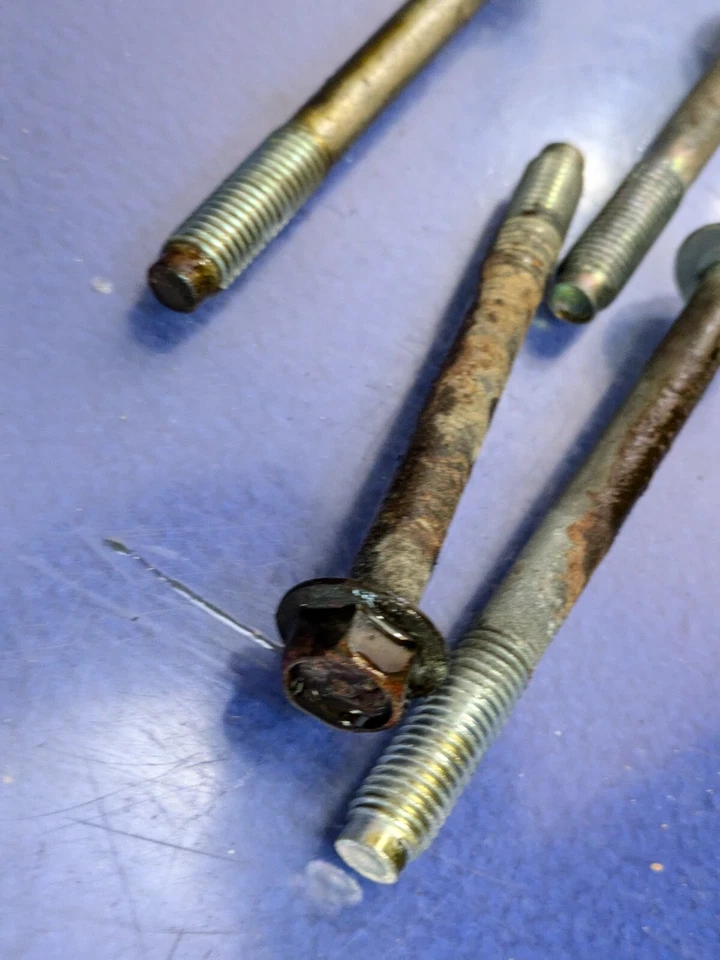 Juego de pernos de compresor de CA Infiniti FX50 OEM Foto 2 de 3