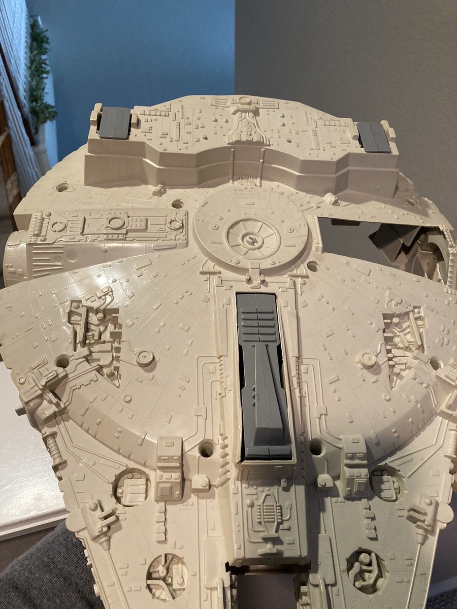 スター・ウォーズ AST-5 Kenner 未開封　初代 1979 Kenner Star Wars Millennium Falcon Spaceship 1st