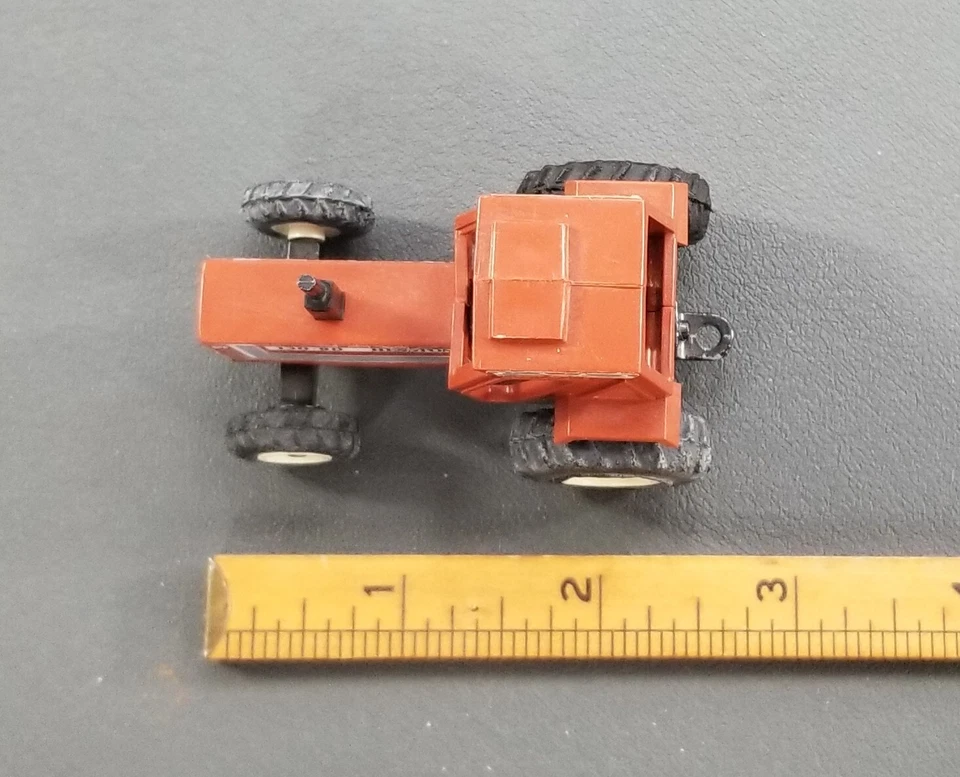 MINI TOYS ERTL 1/64 HESSTON 130-90 TRACTOR - Image 2 of 4