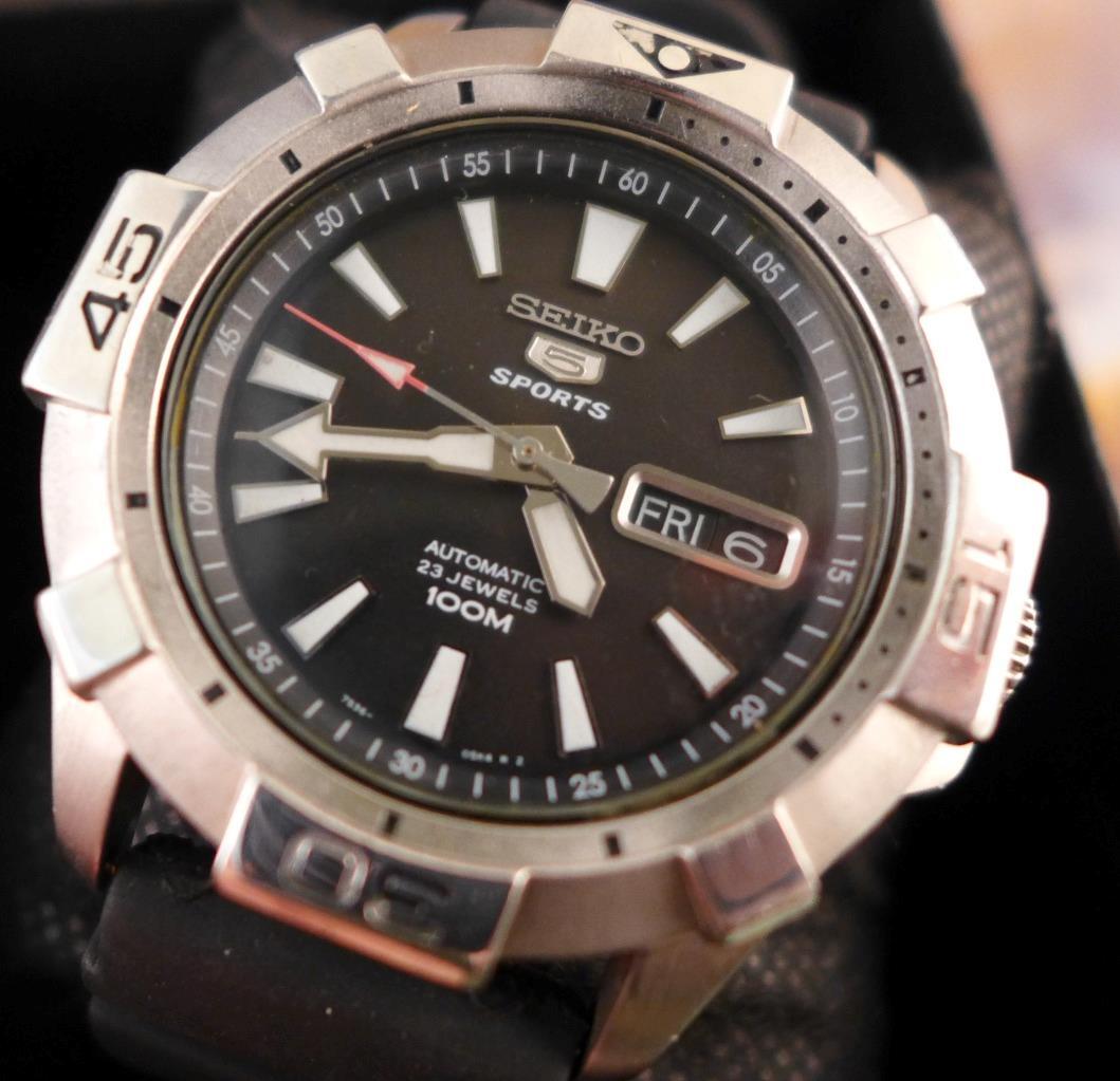 Seiko 5 Sports Automatic Watch 7S36-04B0 23 Jewels Seiko 5 Sports Automatic 23 Jewels Watch Mens 7S36-04B0 42mm  main image 2