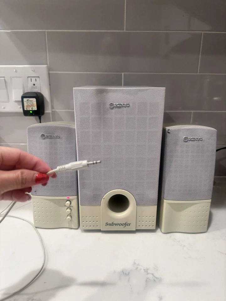 Sistema de altavoces multimedia con subwoofer Kinyo Foto 2 de 4