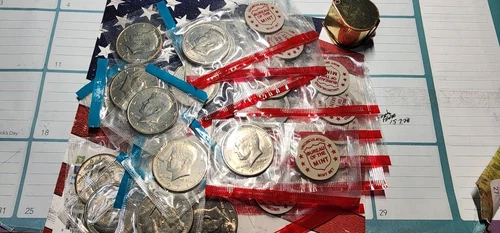 1971 P(10)  & D(10)  Kennedy halves- BU in mint cello-20 coins total