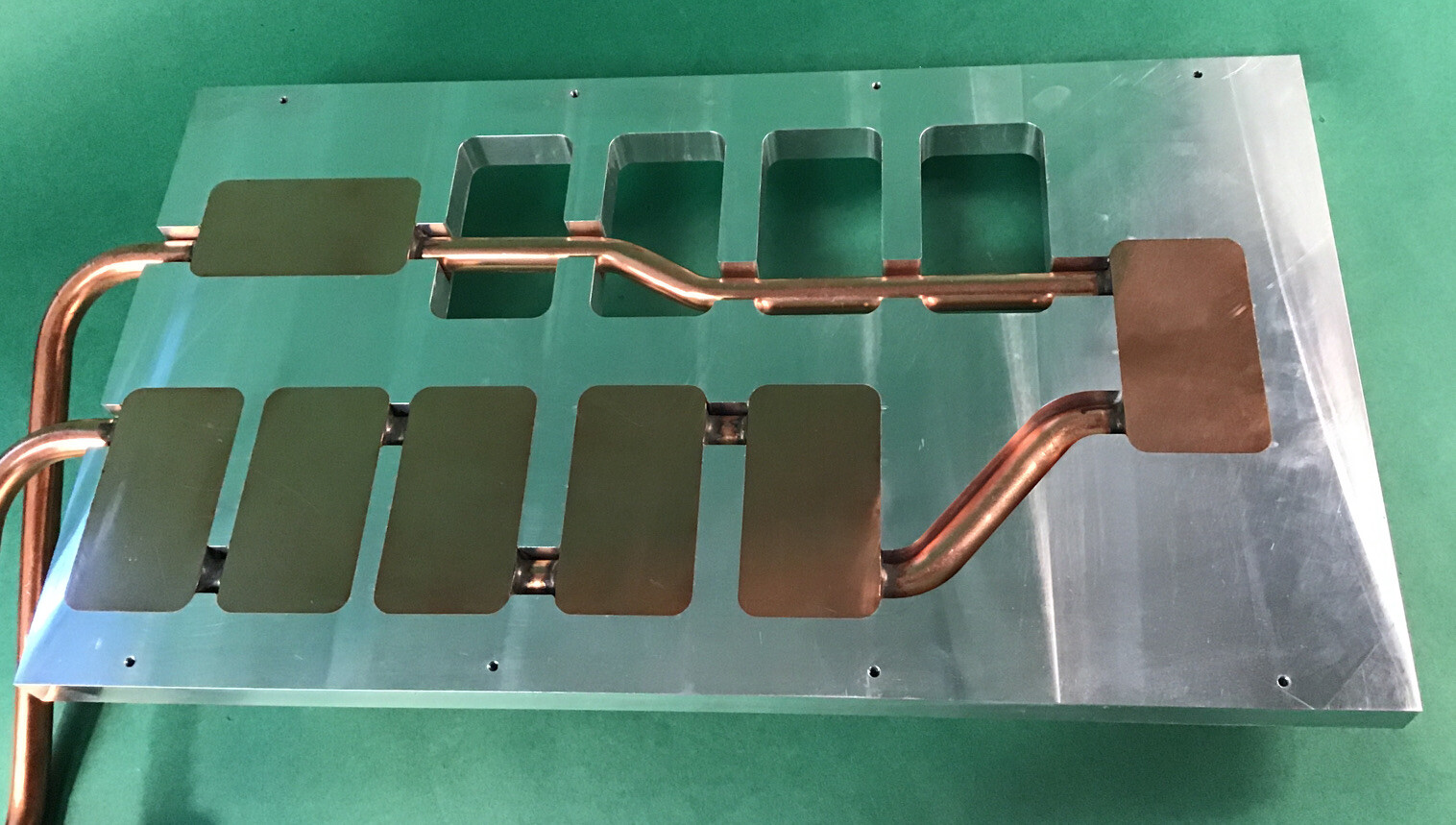 AAVID Aluminum / Copper Liquid Cooled Heat Sink Cold Plate 210381901