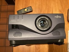Fujitsu LPF 4700E LED Projector working with remote and storage case