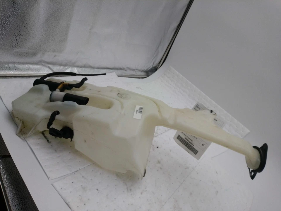 2013 Chevrolet Suburban 1500 Washer Fluid Reservoir OEM Blue 5.30L 211K Miles — 第 2/4 张图片