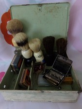 VINTAGE SHAVING CASE, 3 RAZORS,5 BRUSHES,4 BLADE BOXES,AND MORE READ!!!!!! USA