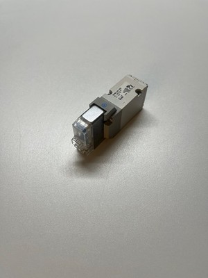 SMC Magnetventil VP344R-5LZ1-02FB 24V DC Pneumatik 3/2 Wege Ventil Neu +Rechnung