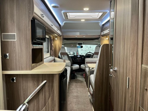 AUTO SLEEPER BROADWAY EK / 3500KG / 2021 / 5 BERTH / END KITCHEN / MOTORHOME - Picture 7 of 20