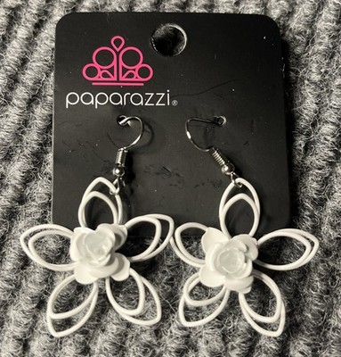 NEW Paparazzi ''Botanical Bonanza'' White Flower Dangle Earrings