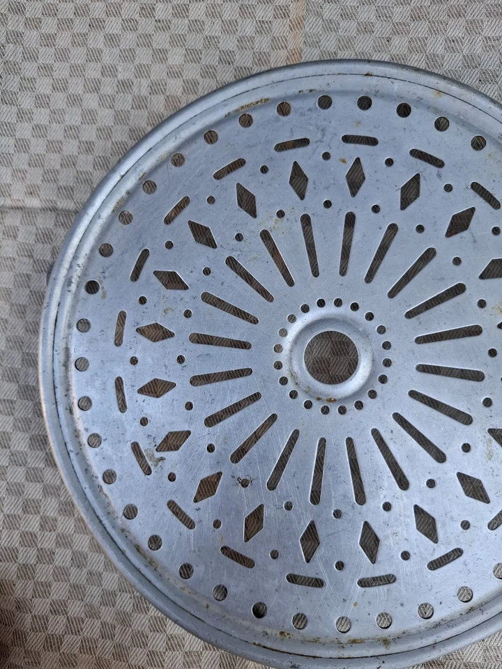 1 Ancien dessous de plat de cuisine en aluminium - Photo 4/4