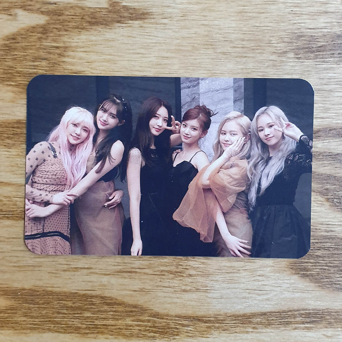 確認中‼️【HUSH】ポストカード3枚・EVERGLOW Everglow Official Group