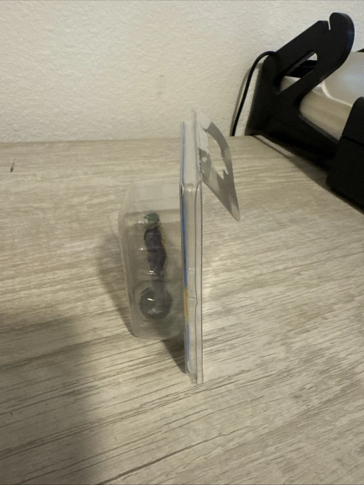 DC Comics Super Powers Micro Action Figure The Joker Gentle Giant Ltd. Villain - Image 3 of 4