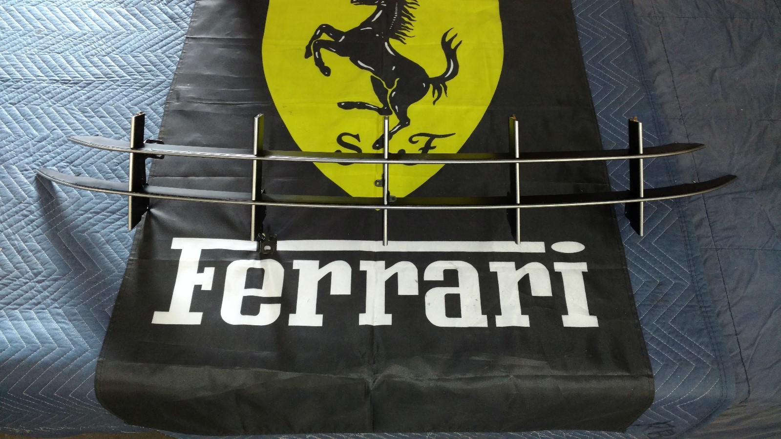 FERRARI F12 BERLINETTA FRONT BUMPER MIDDLE GRID GIRLL OEM 84934700