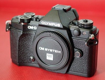 Olympus OM-D E-M5 II MFT 16MP Full HD Kamera - Schwarz (nur Body)