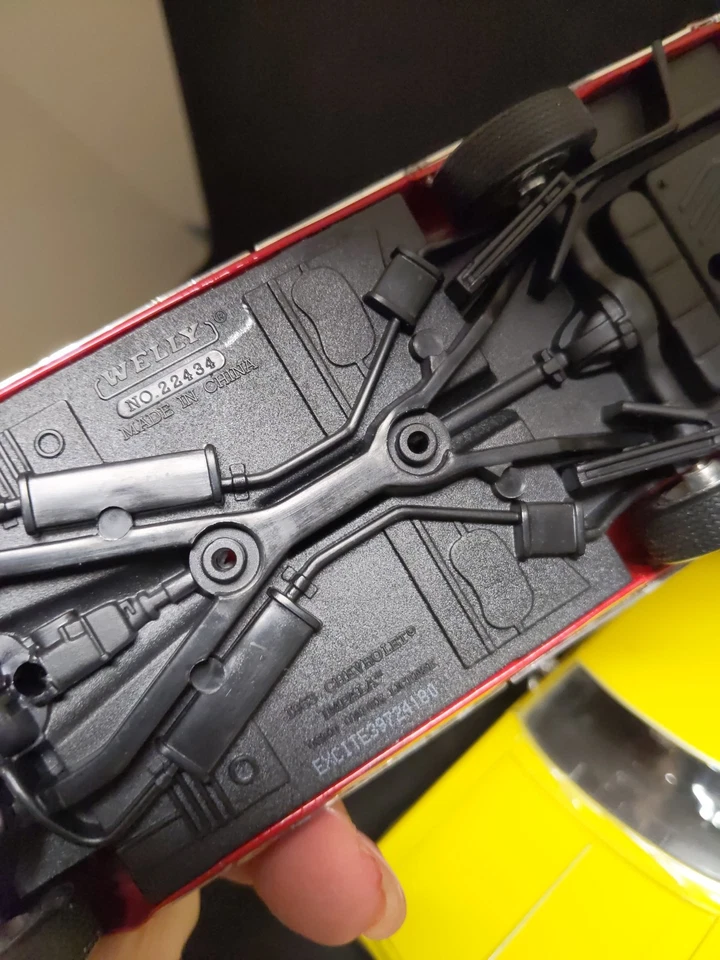 Chevrolet Impala 1963 Welly 1:26 y Impala SS 1965 sin caja  Foto 2 de 4