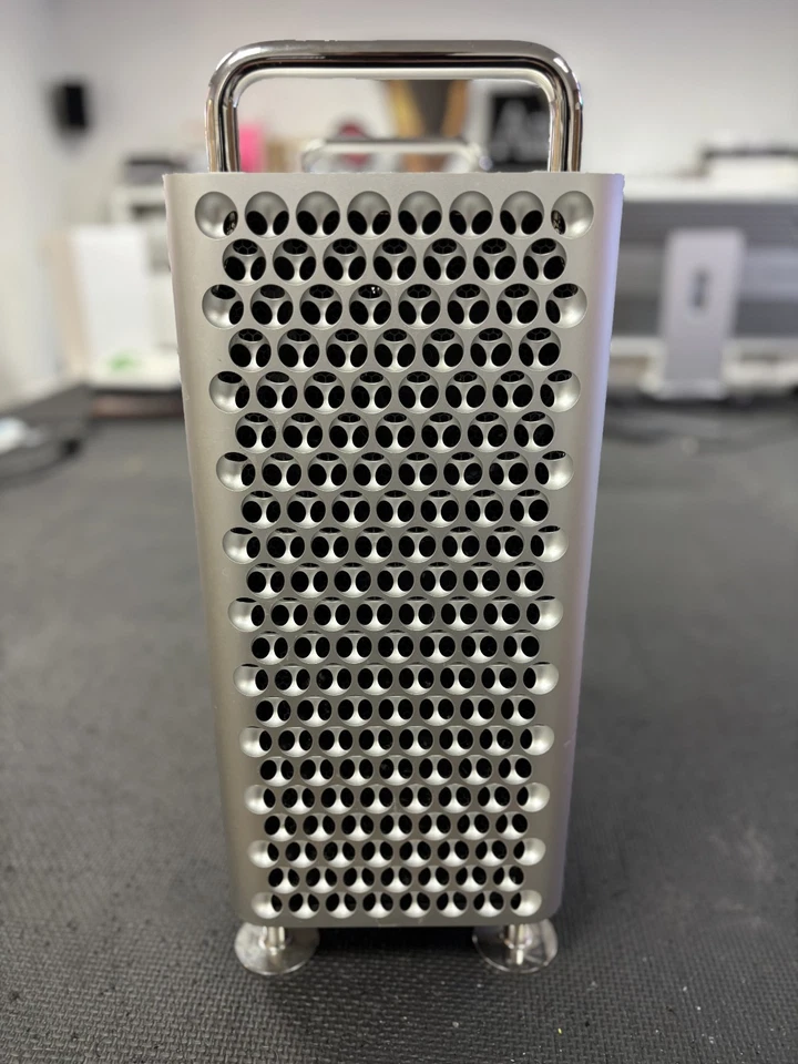 Mac Pro: 3.2 Xeon W 16-Core / 96GB Ram / 1TBSSD / 2x 16GB RP W5700X GPU - Image 2 of 4