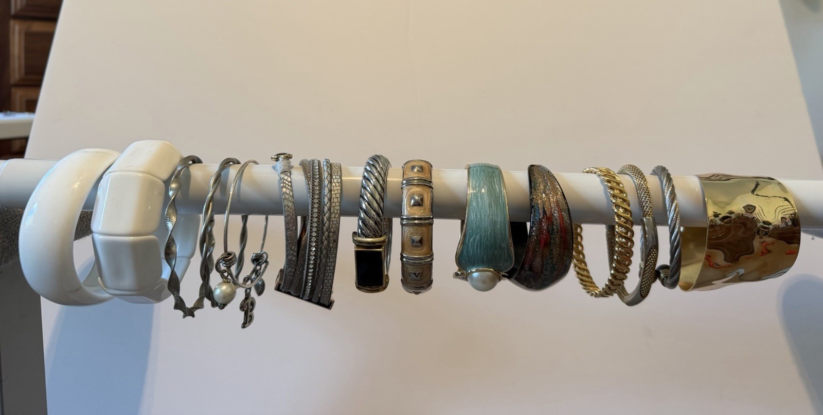 Mixed Lot Metal Bracelets Bangles Cuff Charm Cable Gold/Silver/White Pearl
