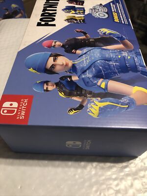 Nintendo Switch Fortnite US Edition Wildcat Bundle w/ Game +2000 V