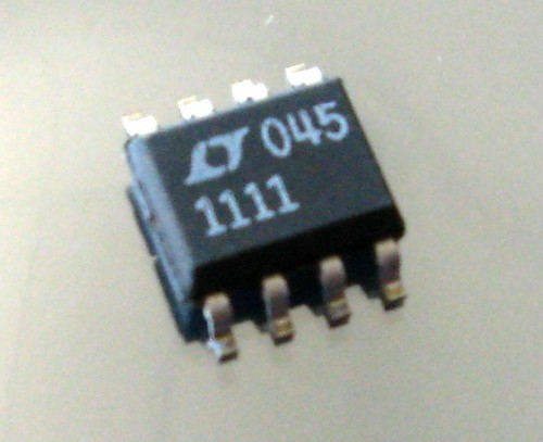 LT 1111 CS8 Micropower DC/DC Converter - Picture 2 of 2