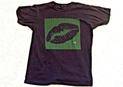 Pucker Vodka Black T-shirt Red Lips 