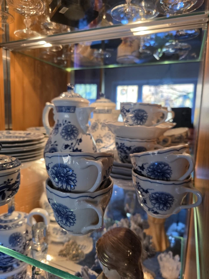 Hutschenreuther Zwiebelmuster service 8 Gedecke Kaffeekanne Zuckerdose - Bild 4 von 4