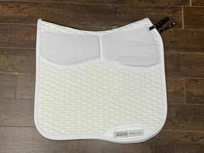 Stubben Evolution Streamline White Dressurschabracke L gesteppt Pferdeunterlage - Bild 1 von 4