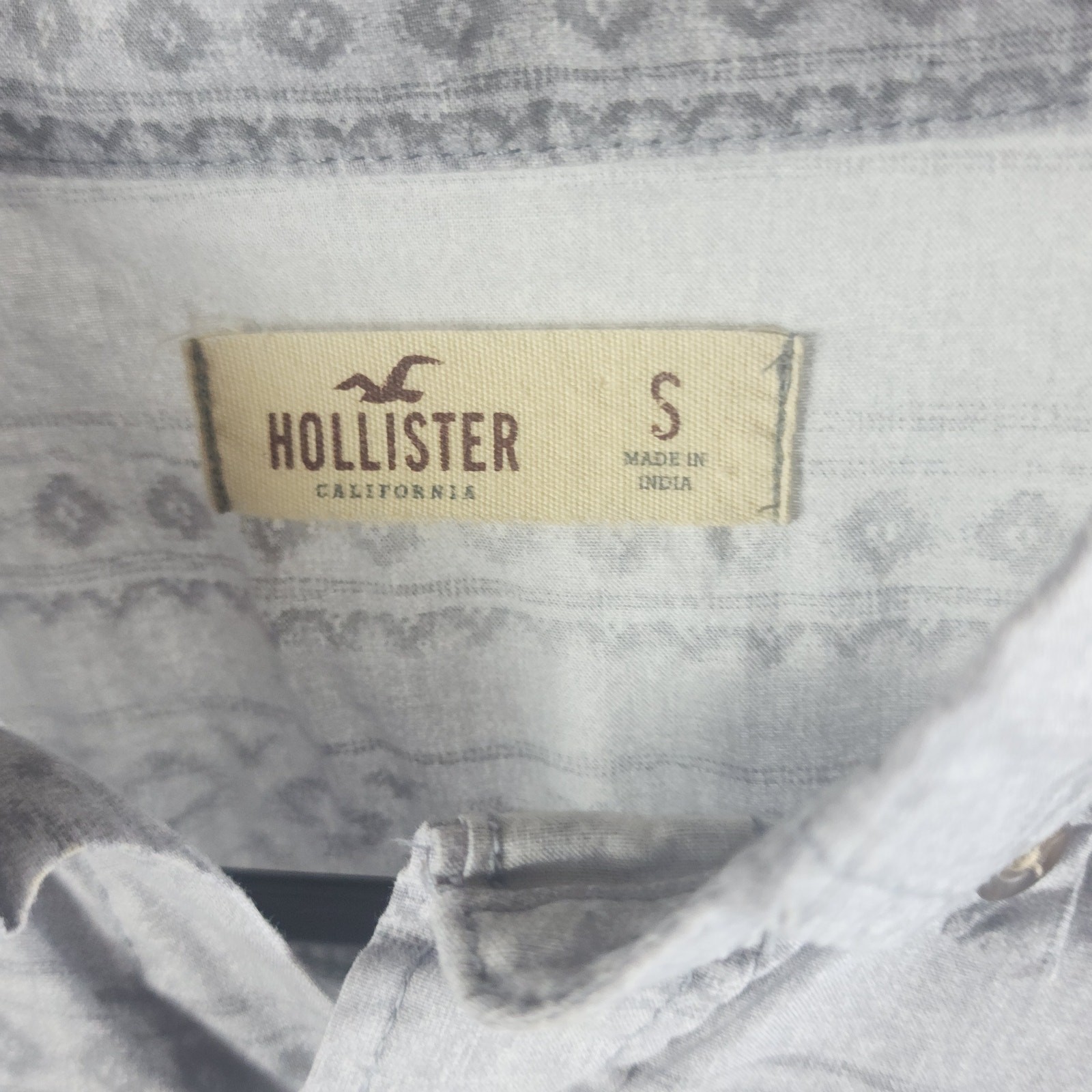 Hollister Button-Down Gray Pattern Long-Sleeve Sh… - image 5