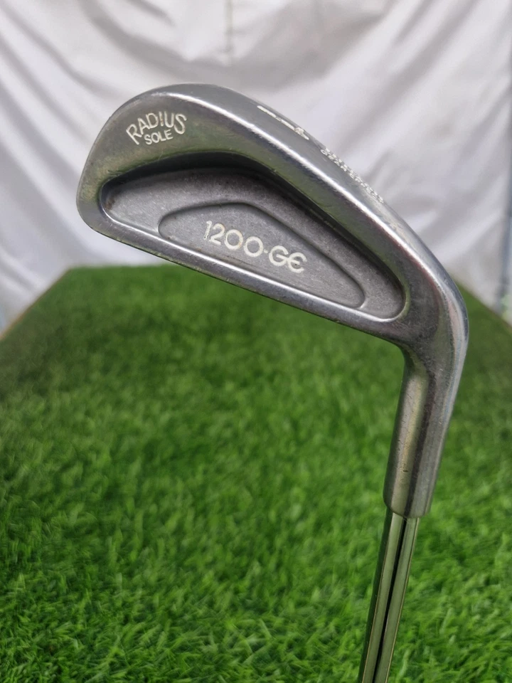 Wilson Gear Effect 1200GE #1 Iron - Regular Flex Steel Shaft - Right Handed - Image 2 of 4