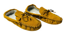 NEW Women  s Leather Moccasin Slippers Size 9   Sherpa Lined   Soft Sole Comfort