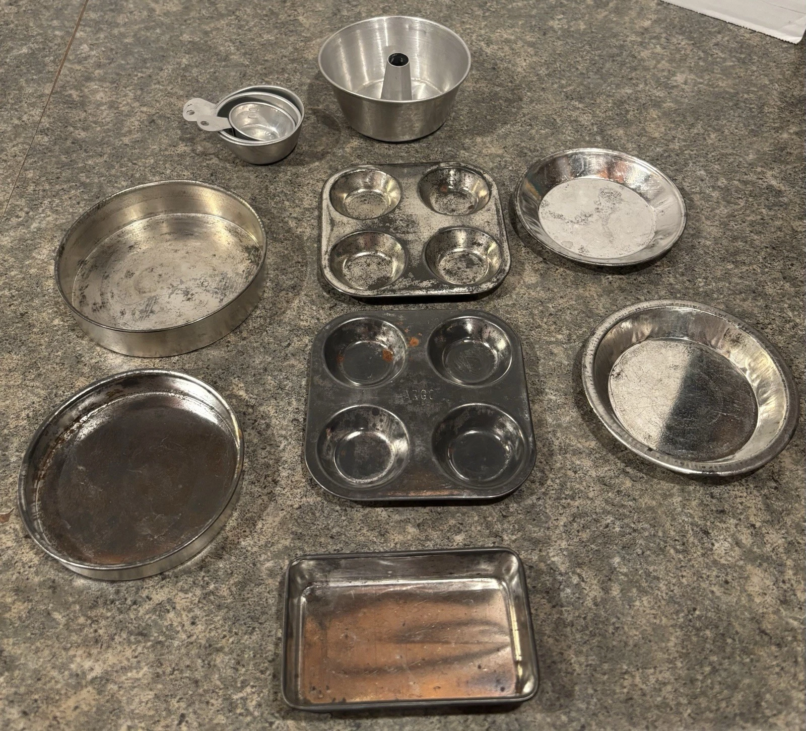 Set of 11 Vintage Miniature Toy Baking Pans, Muffin Tins, Pie & Cake Pans
Opens in a new window or t