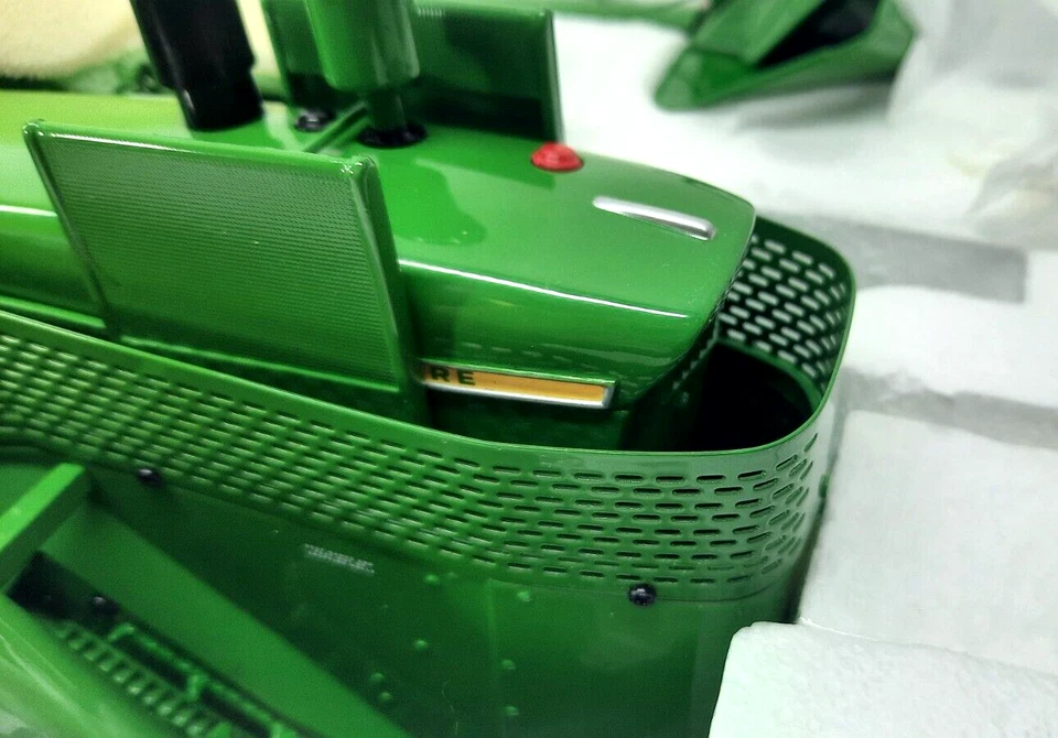 Nuevo en caja Tractor John Deere 4020 con recogedor de maíz 237 1/16 Ertl Precision Classics #14 Foto 4 de 4