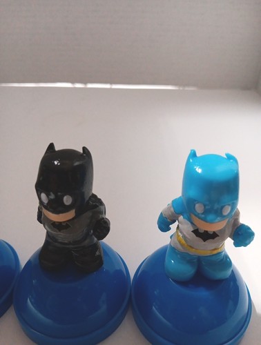 DC Ooshies Limited Edition Golden Armored Batman All 4 Batman Plus Robin - Picture 4 of 7