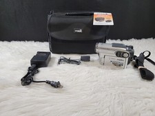 Hitachi DZ-BX35A DVD Camcorder with 25x Optical Zoom, Bundle