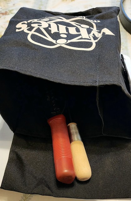 Whites Relic Elite Metal detector pouch & tools