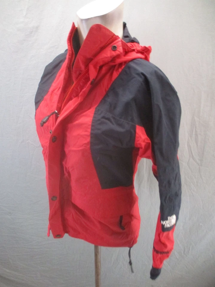 The North Face Size S Boys Red Full Zip Snap Stand Collar Hooded Ski Jacket 884 - Image 3 of 4