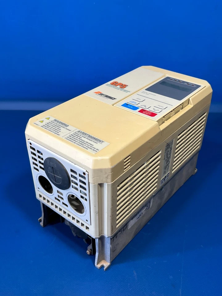 SAFTRONICS GP5 CIMR-P5U43P7 3PH 460V 8.5A AC DRIVE - Image 4 of 4