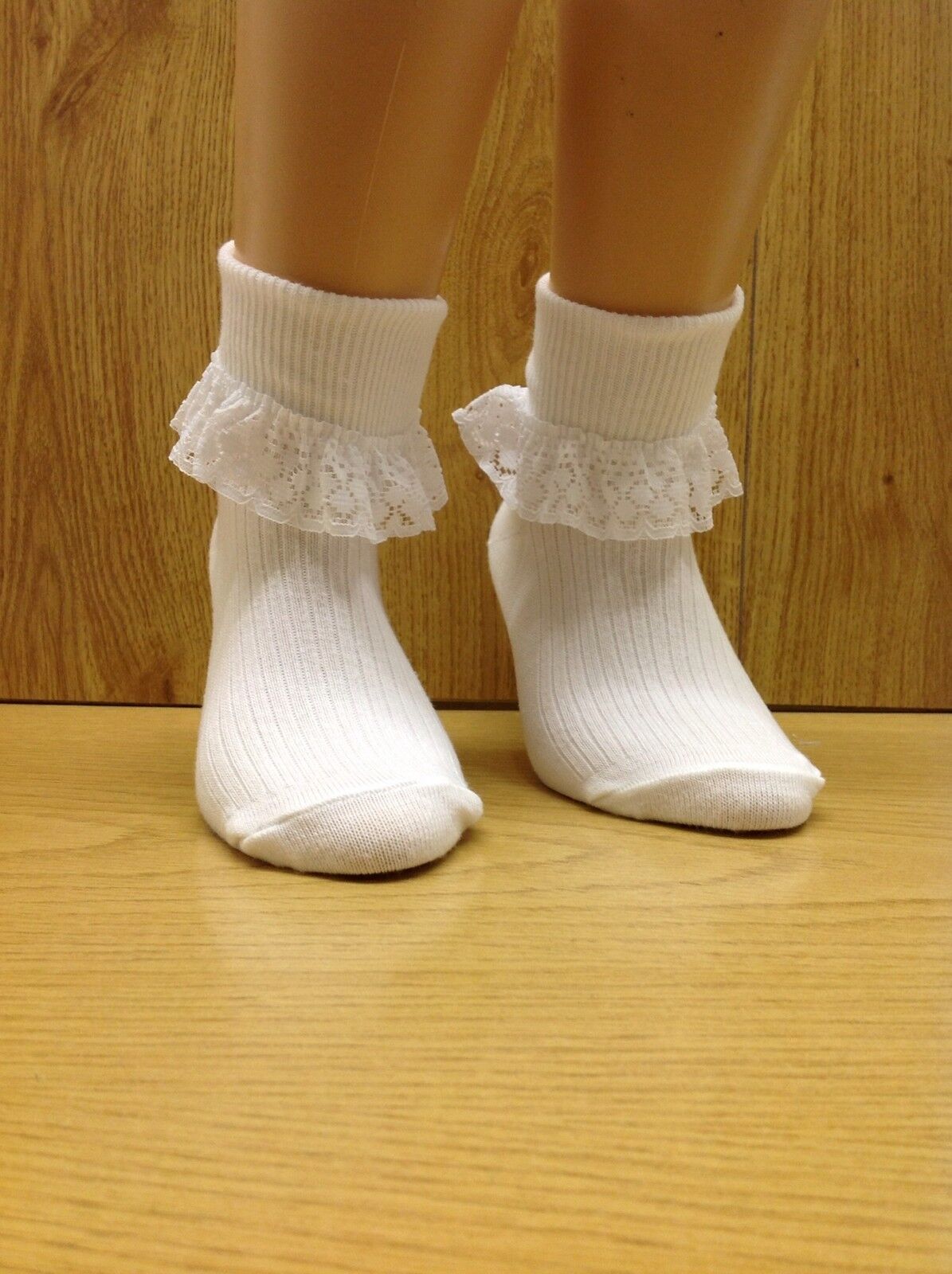  6 PAIR GIRLS WHITE TURN OVER TOP ANKLE SOCKS Frilly Lace Trim.      BUY BRITISH