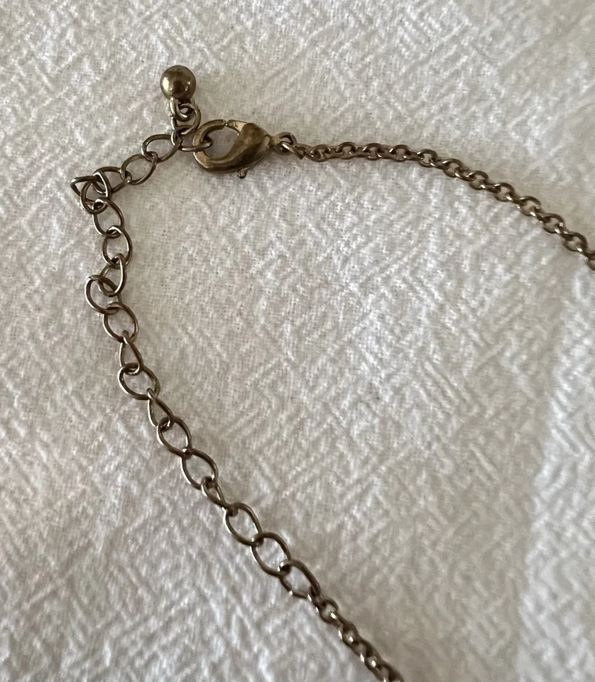 Collar con colgante de flor rosa esmalte dorado regalo niña Foto 4 de 4