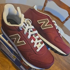 Men 8.5US New Balance Ml311/Red/Bordeaux