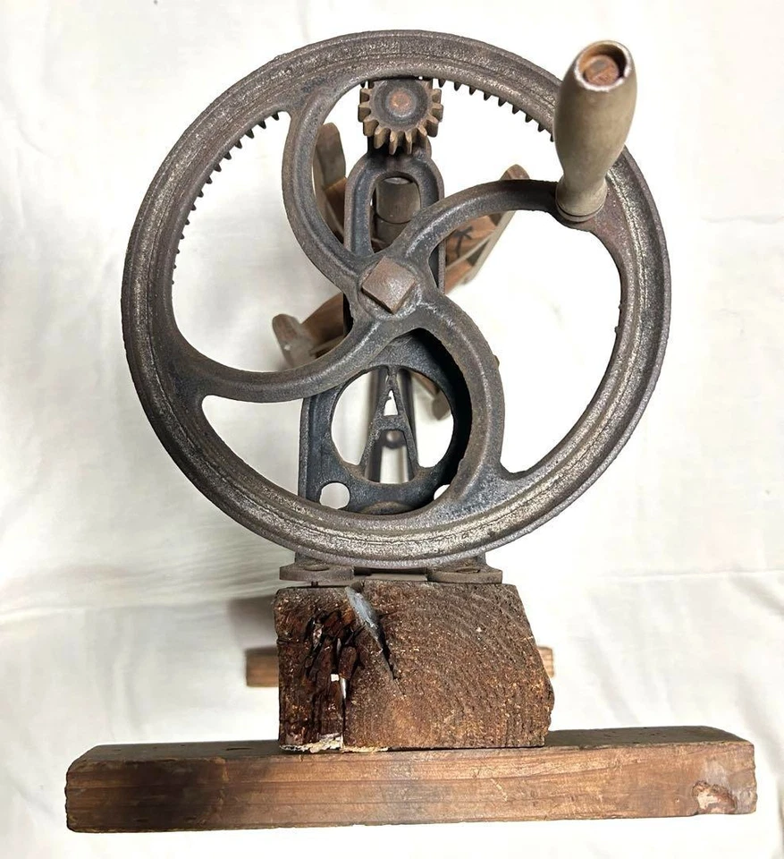 Antique Japanese Wooden Spinning Wheel Silk Winder with Handle Traditional Tool - Image 3 of 4