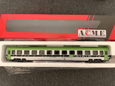 ACME 90101 Liegewagen Ralpin Rola Bcm KML mit Innenbeleuchtung dig.
