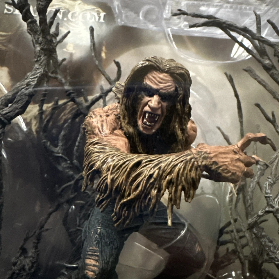 Figura de acción Ozzy Osbourne Bark at the Moon McFarlane sellada 2004 Foto 2 de 4