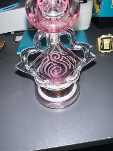 Pink Diamond Shapped Water/Rig Bong/. Iridescent Pink Glass