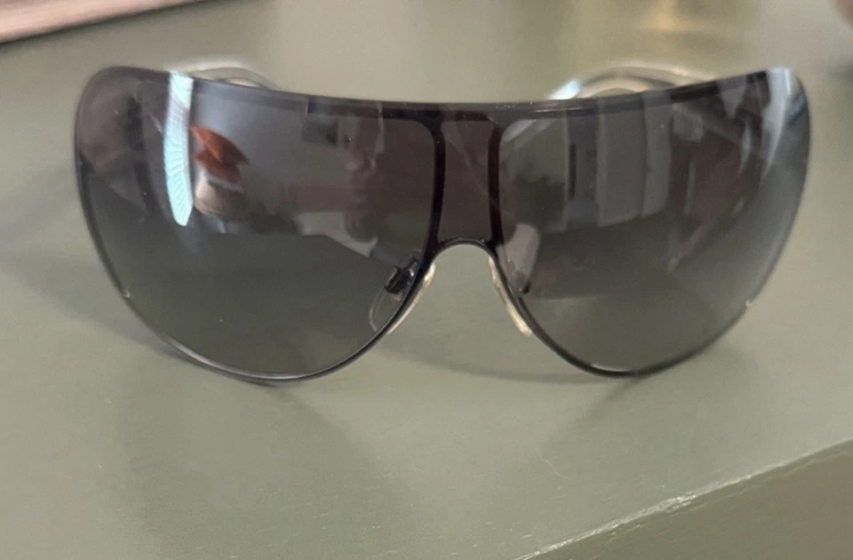 Gafas de sol Burberry para hombre con estuche en excelente estado Foto 4 de 4
