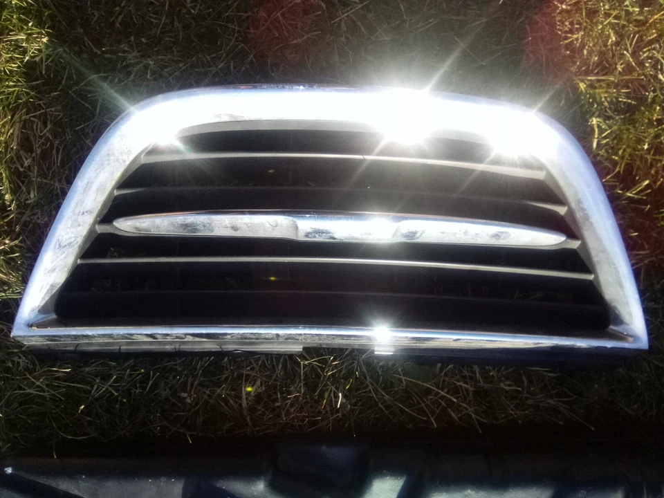 05 saab 9-2x vagón OEM parrilla central delantera Foto 2 de 4