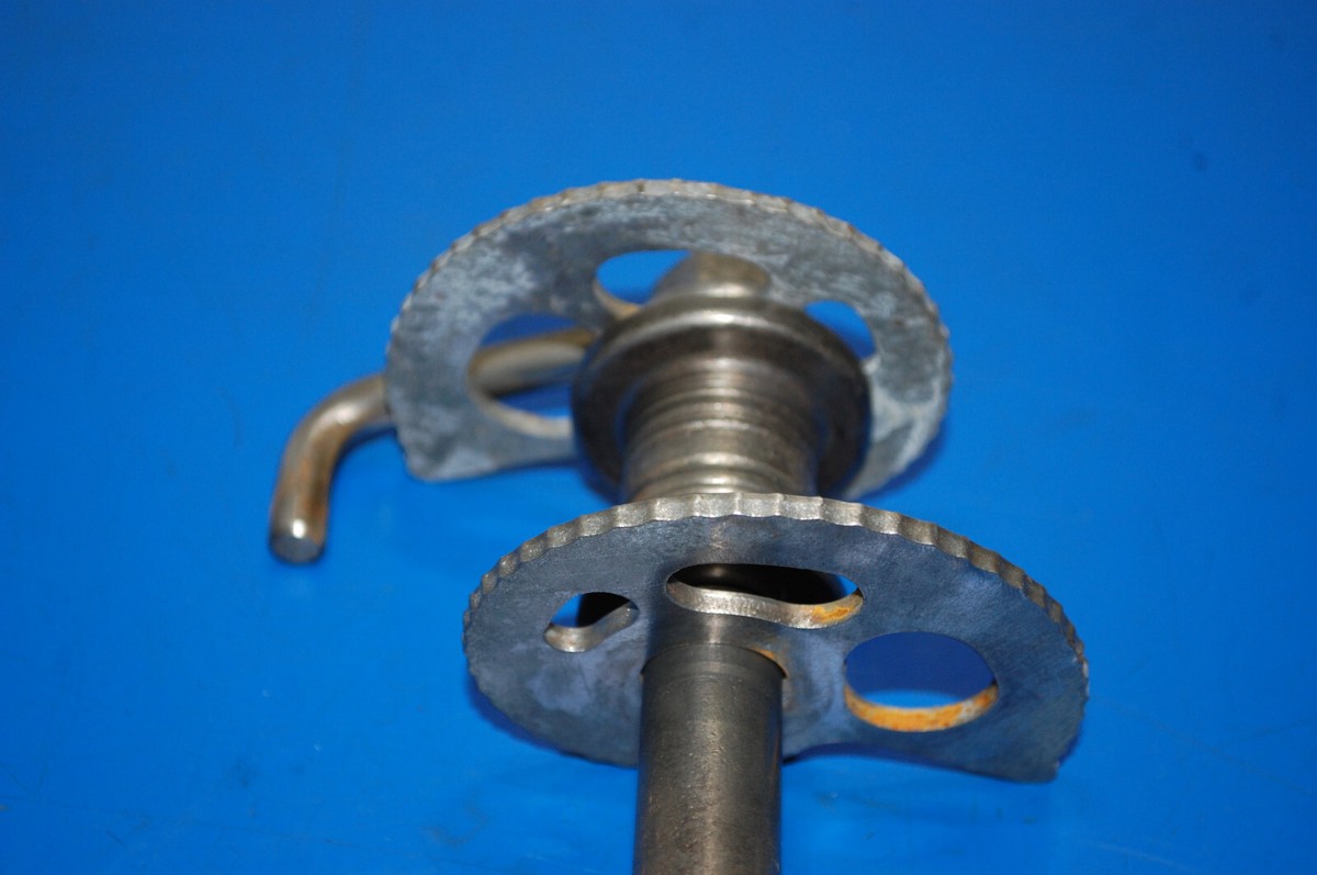 2004 96-04 XR400R XR600R REAR WHEEL AXLE SHAFT BOLT ADJUST