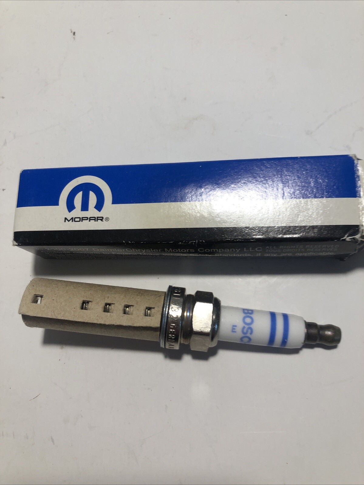 1999-2007 Chrysler Jeep Dodge 4.7 Liter V8 Spark Plugs Mopar SPFR8TI332