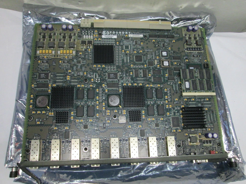 Foundry Networks J-BXGMR4 mGBIC JetCore Mgmt IV Module Pull Out - Image 2 of 4