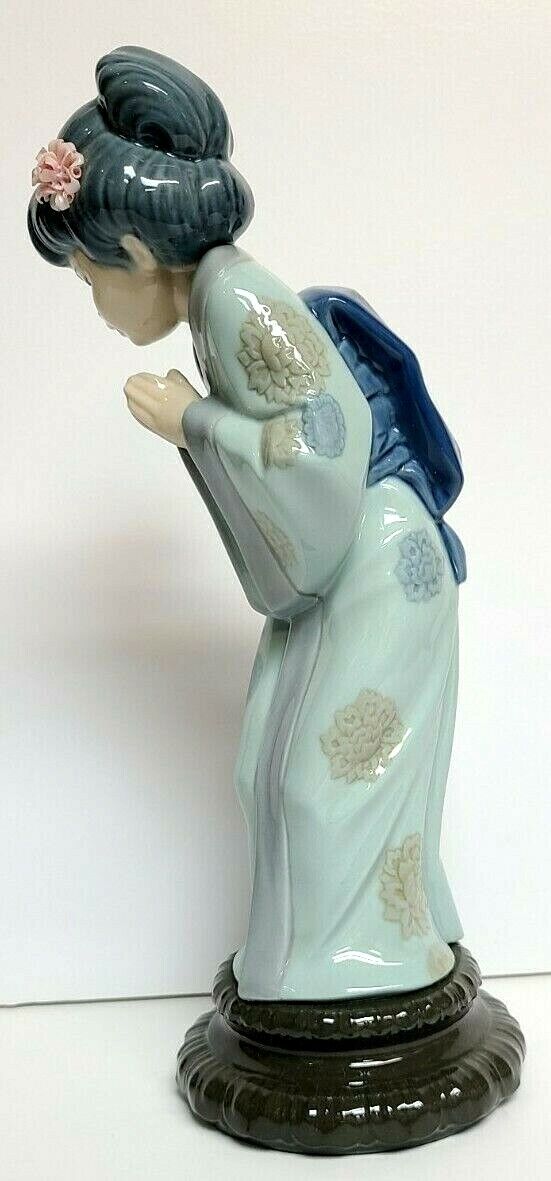 超特価激安 4989 Figurine Porcelain Sayonara Lladro Japanese Geisha Girl リヤドロ